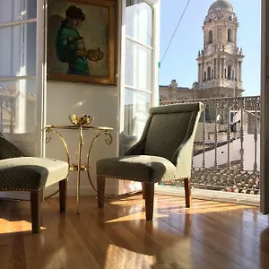 Clocktower Apartamento